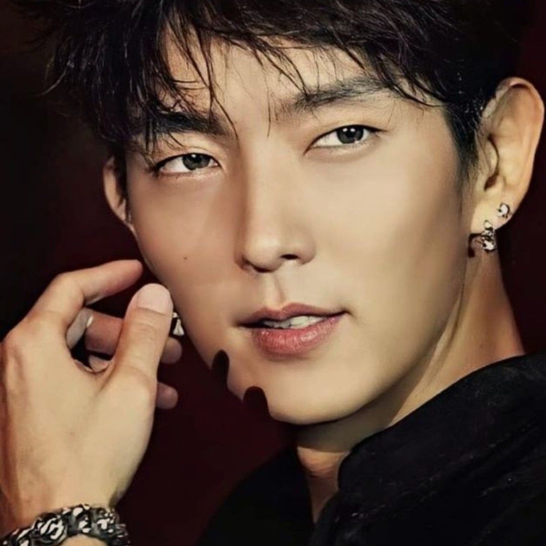 Recent activity shot of Lee Joongi