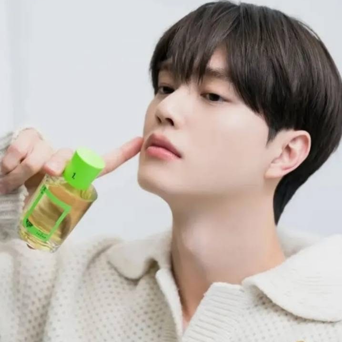 A moment captured by a fan of Song Kang