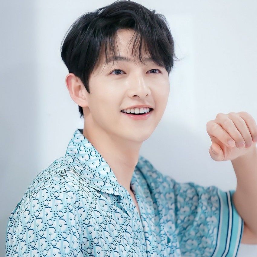 Recent activity shot of Song Joongki