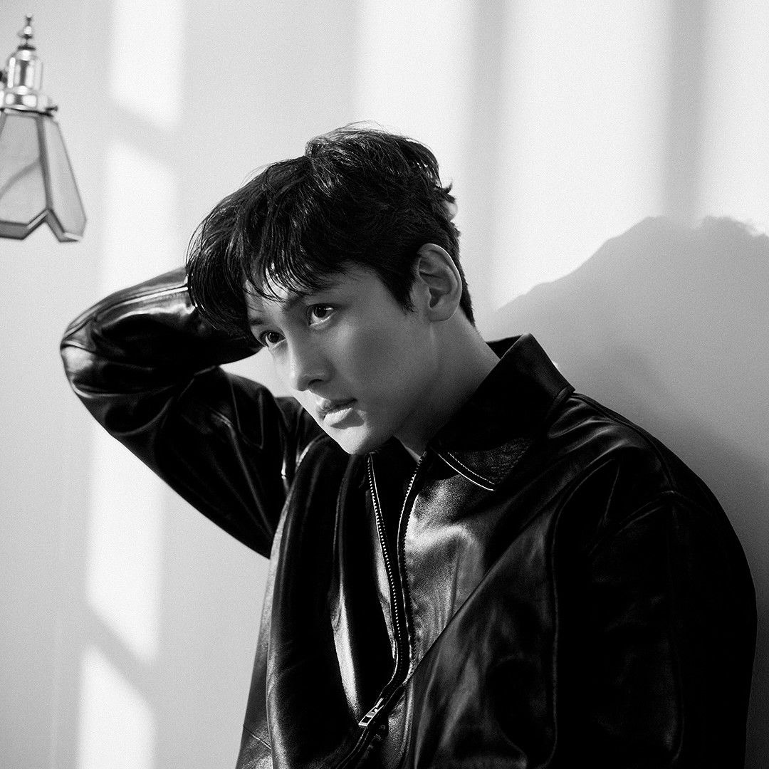 Behind-the-scenes cut of Ji Changwook