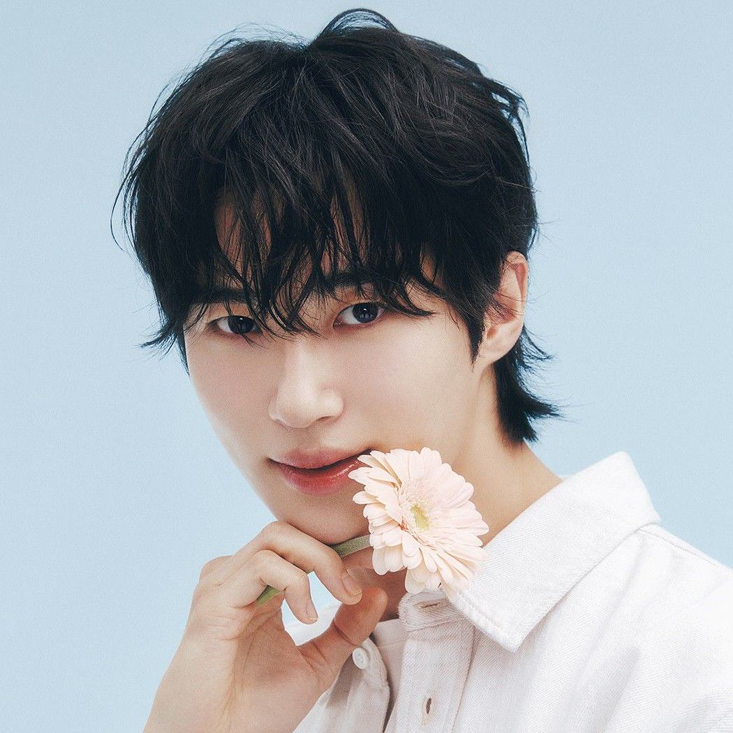 Recent activity shot of Byeon Wooseok