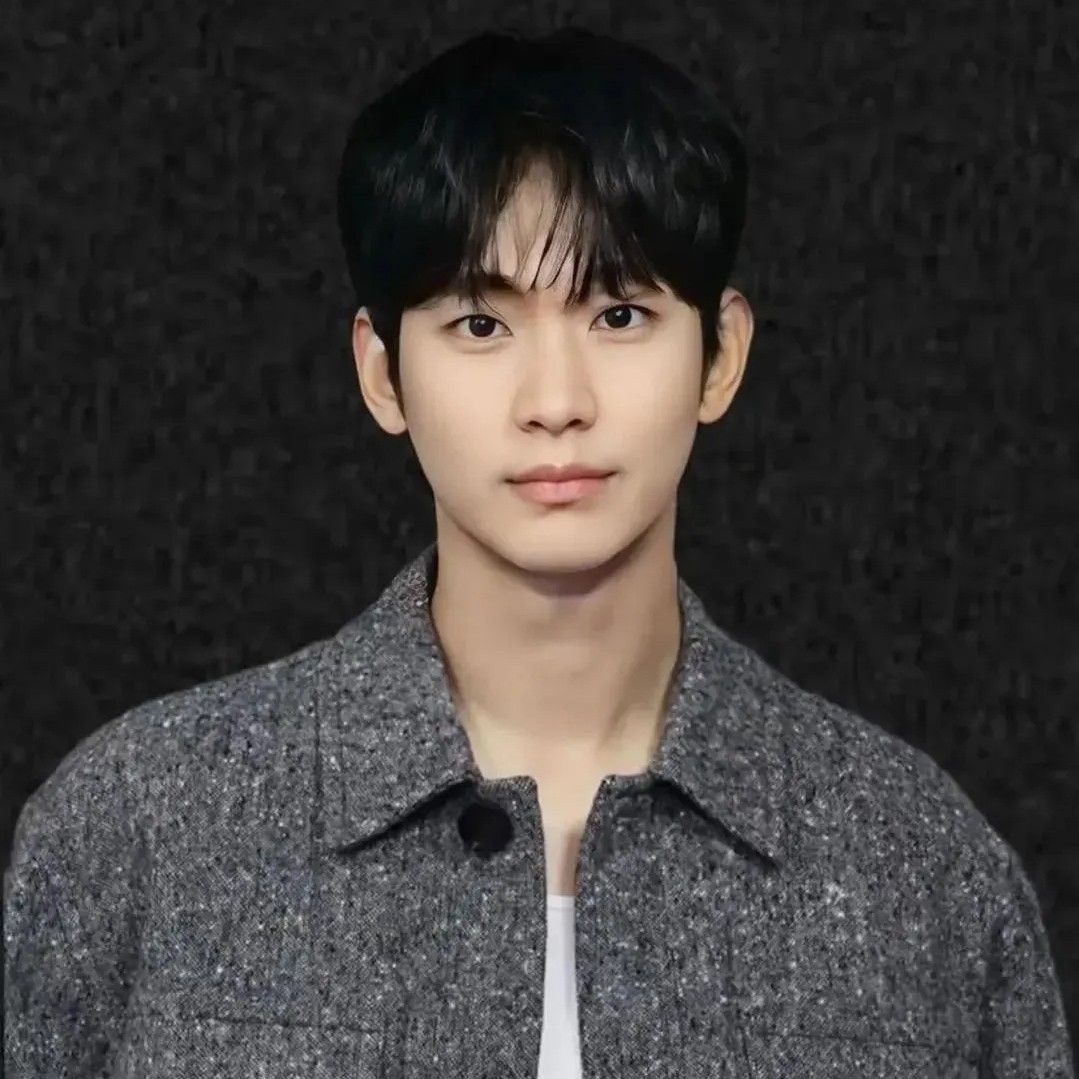 金秀賢的幕後花絮