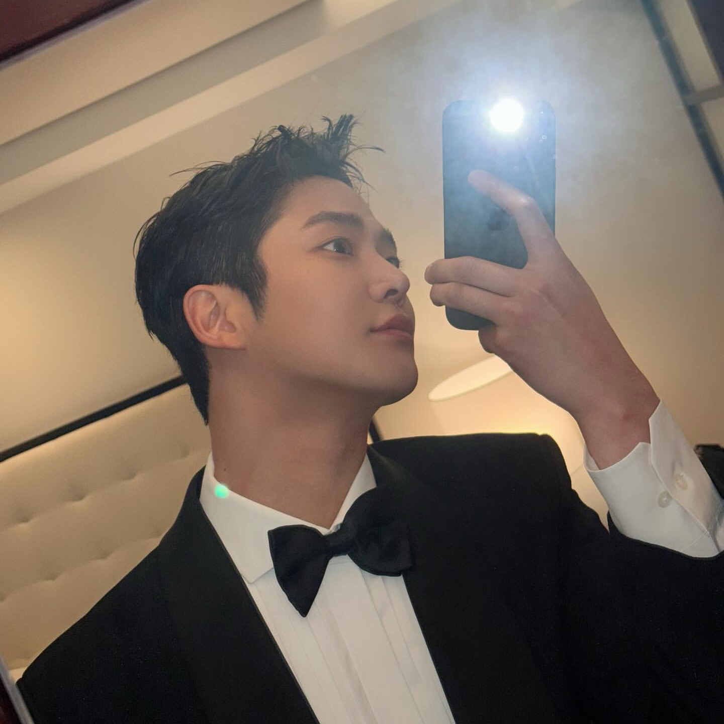 Behind-the-scenes cut of Rowoon