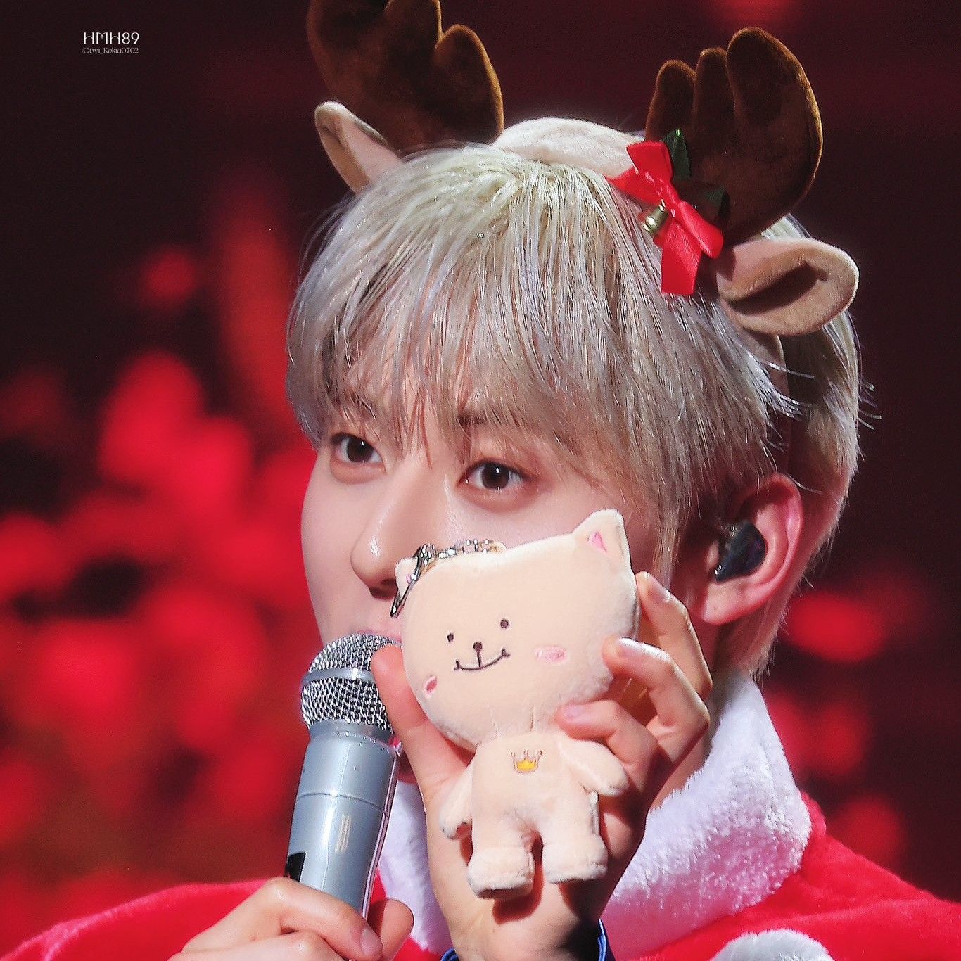 Behind-the-scenes cut of Hwang Minhyun