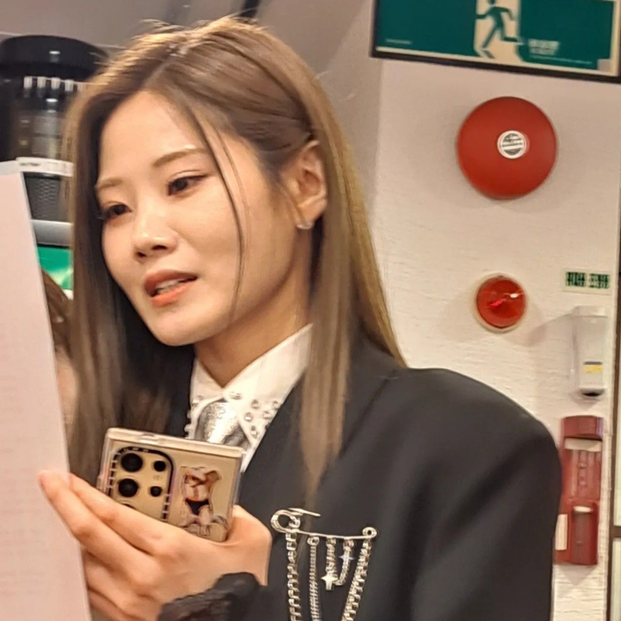 Behind-the-scenes cut of Bae Ahyeon