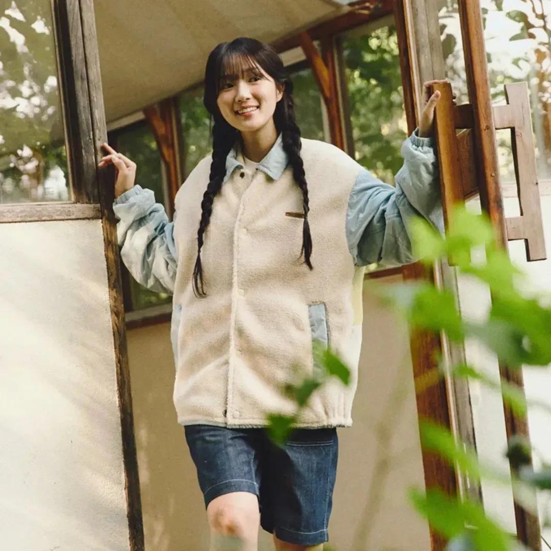 Recent activity shot of Kim Hyeyoon