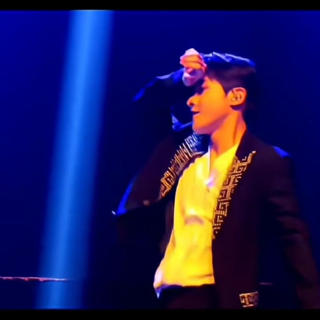 A moment captured by a fan of Seong Ri