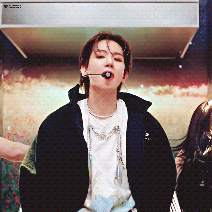 Behind-the-scenes cut of Baekhyun
