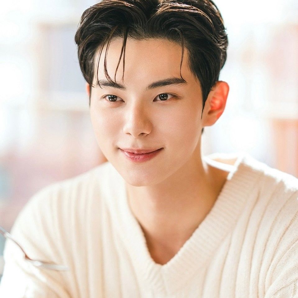 Latest photo of Lee Chaemin