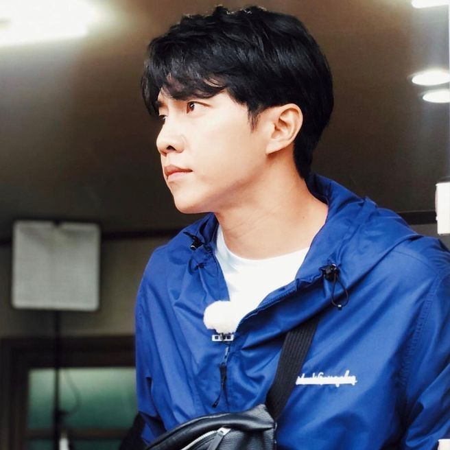 Foto terbaru dari Lee Seunggi