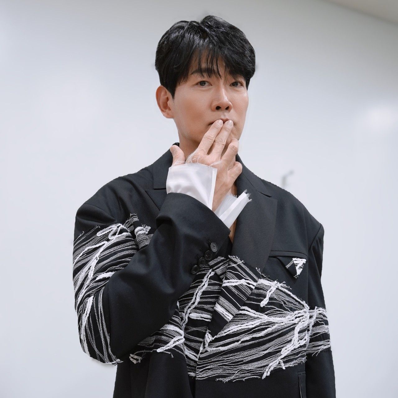 Latest photo of Kim Yongpil