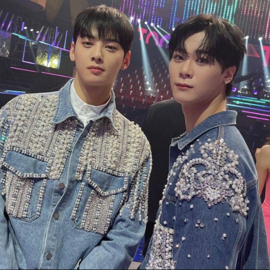 粉丝拍下的车银优瞬间