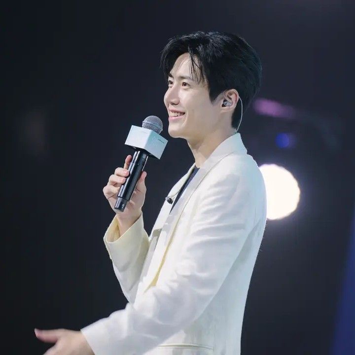 A moment captured by a fan of Kim Seonho