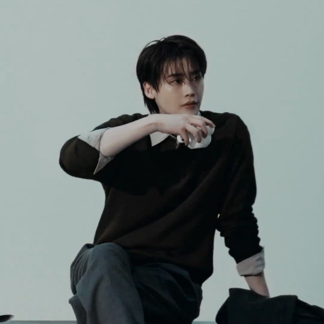 Latest photo of Lee Jongsuk