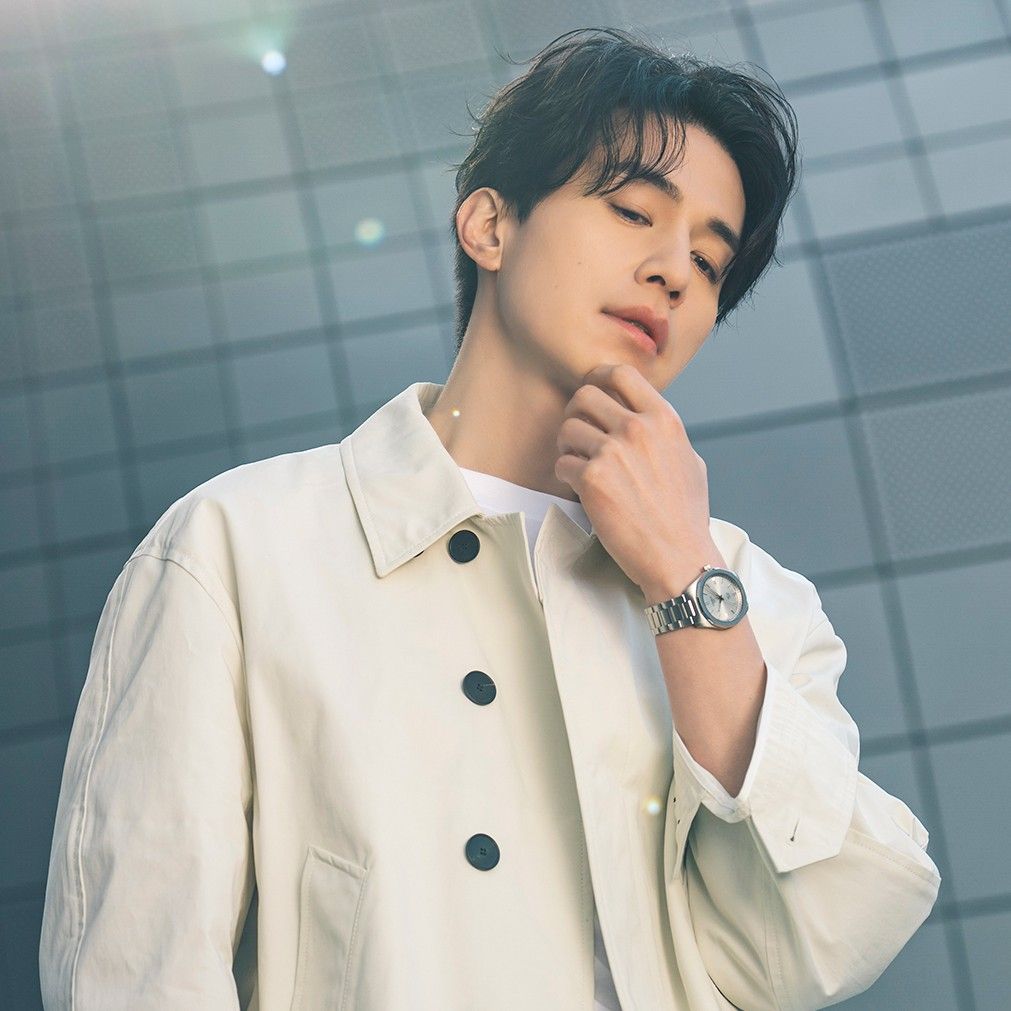 A moment captured by a fan of Lee Dongwook