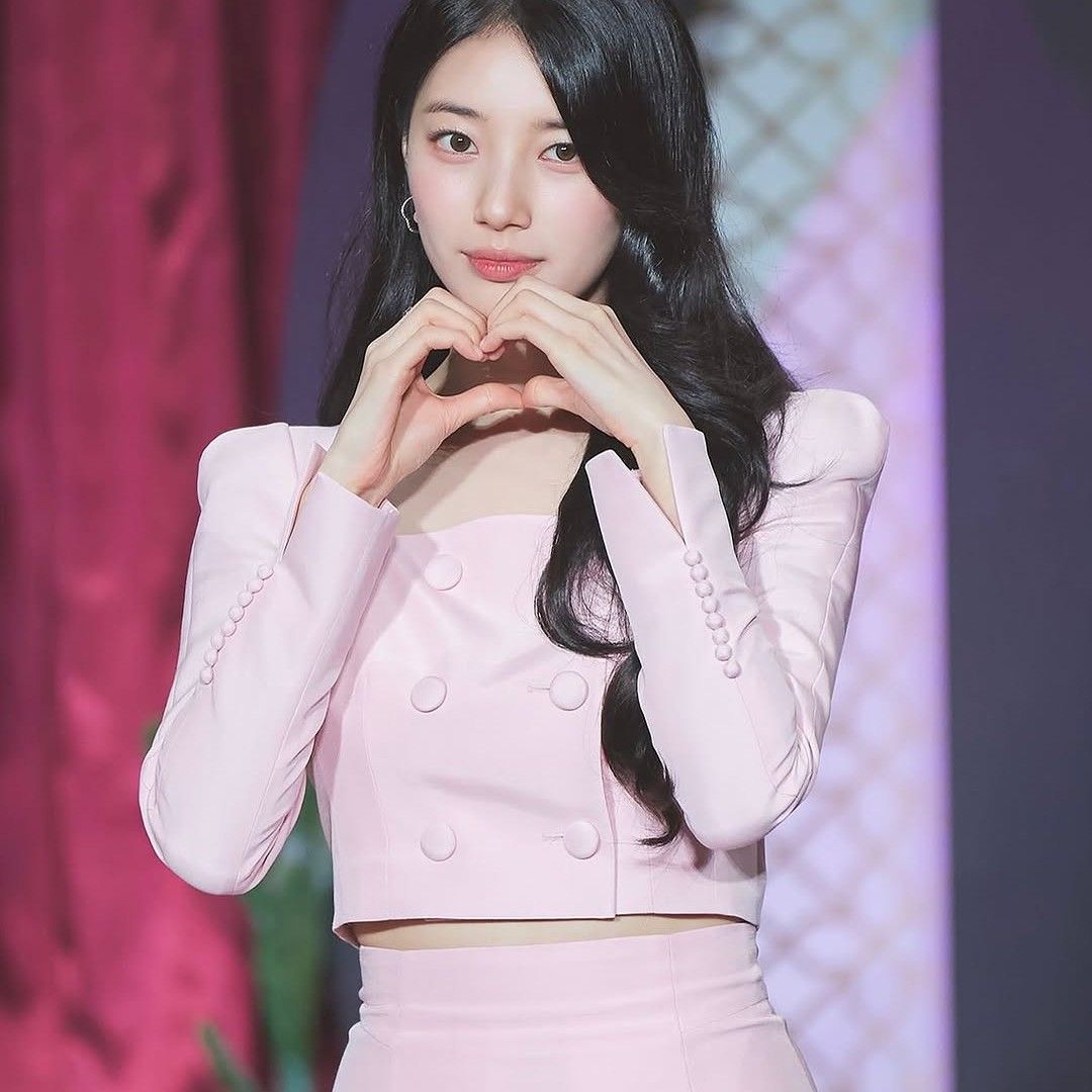 ペ・スジの最近の活動ショット