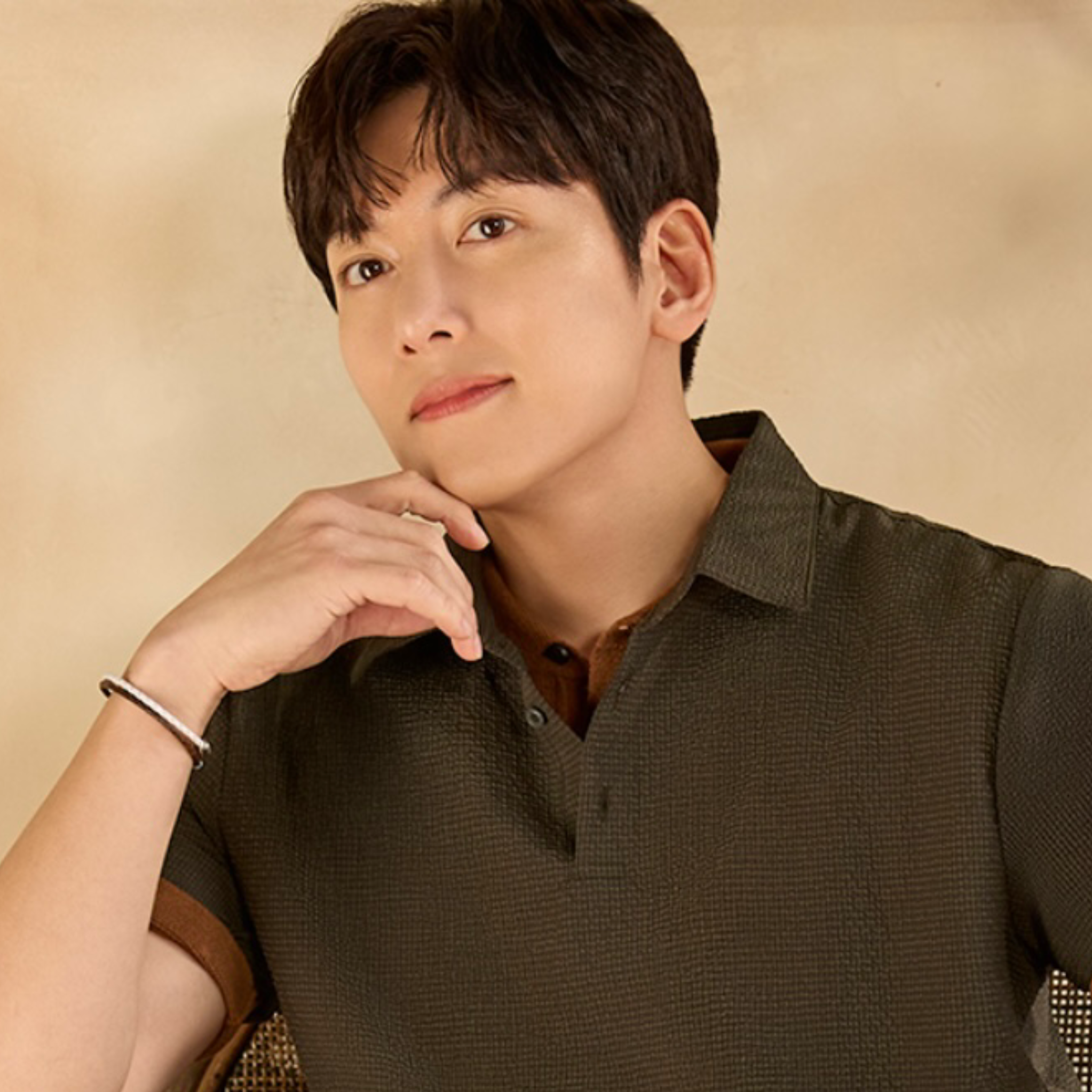 Behind-the-scenes cut of Ji Changwook