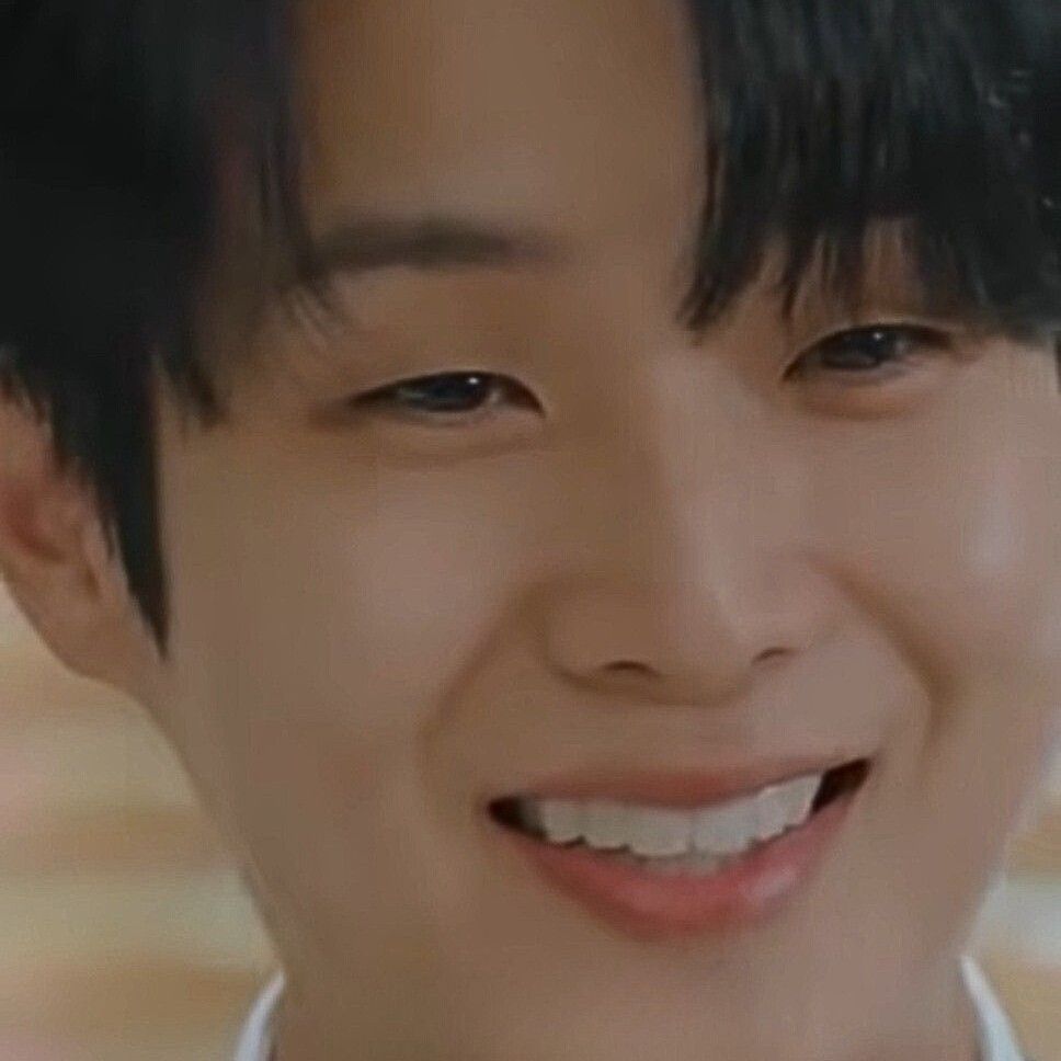 A moment captured by a fan of Choi Wooshik