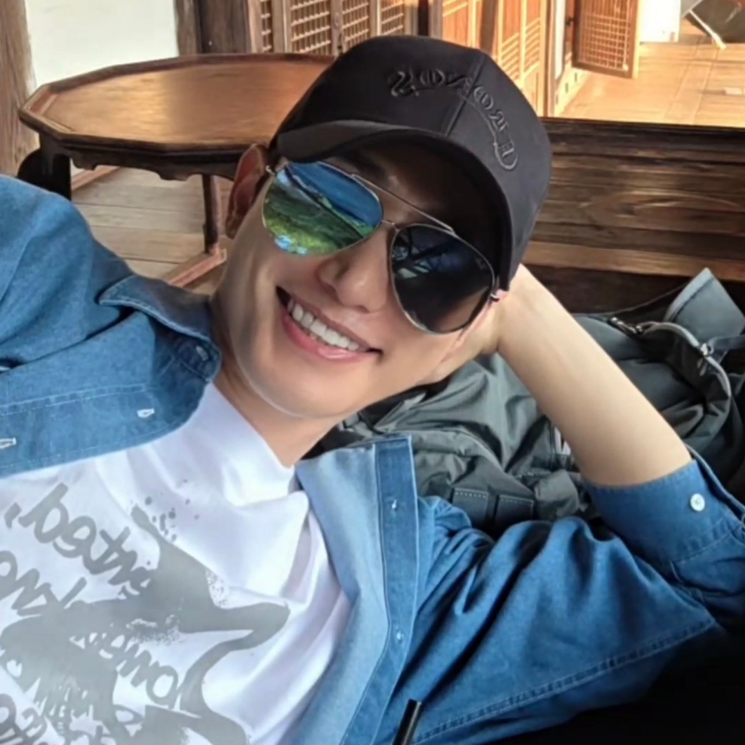 Recent activity shot of Park Sihoo