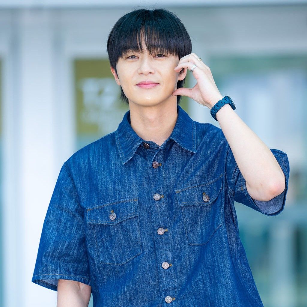 Behind-the-scenes cut of Park Seojoon