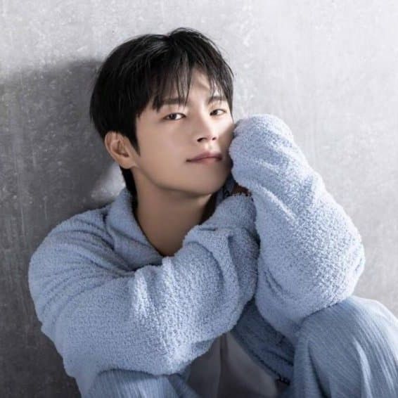 서인국 최근 활동샷