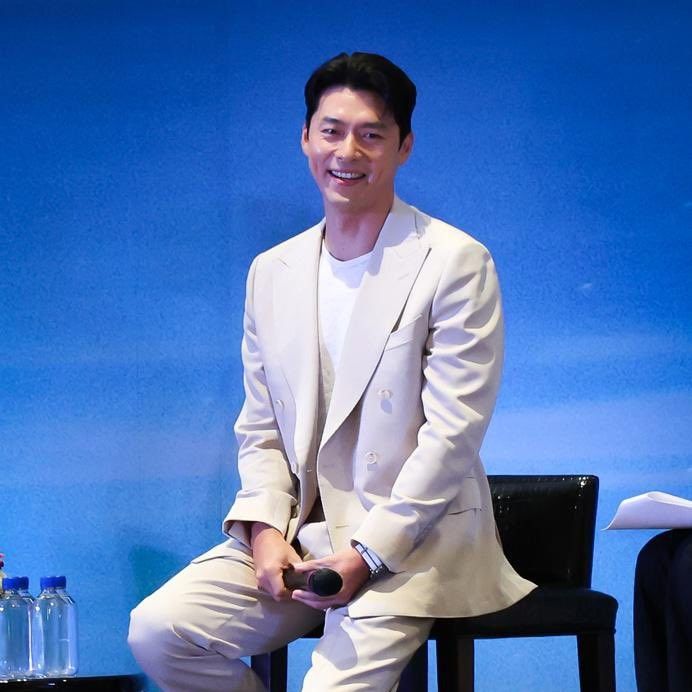 Behind-the-scenes cut of Hyun Bin
