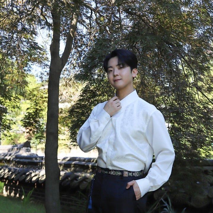 Behind-the-scenes cut of Park Minsu