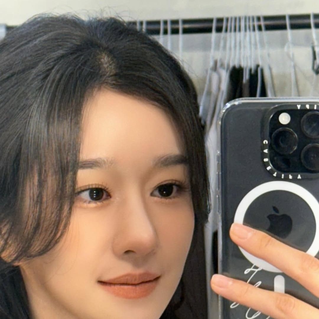 Latest photo of Seo Yeaji