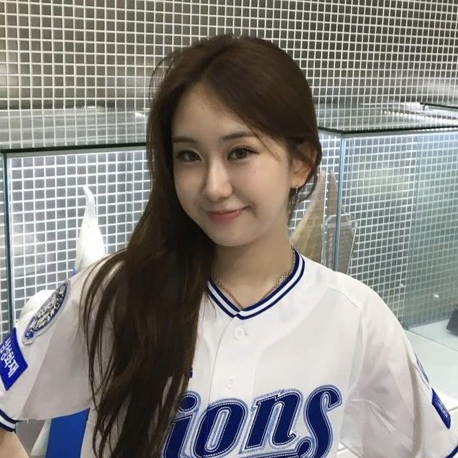 A moment captured by a fan of Jeon Yujin