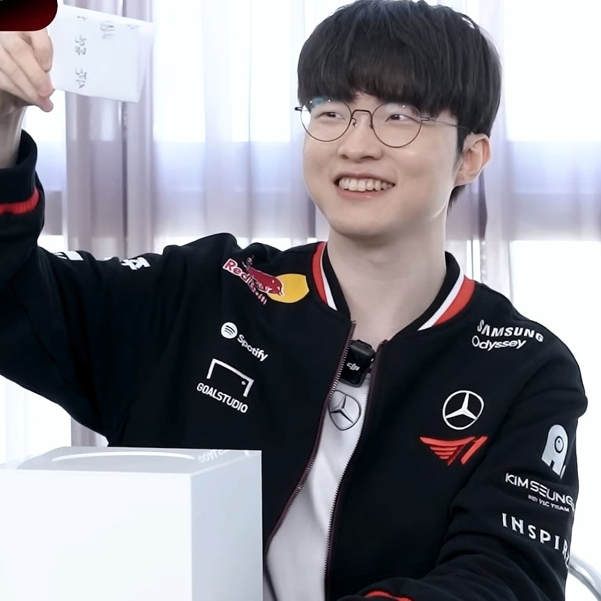 Latest photo of Faker