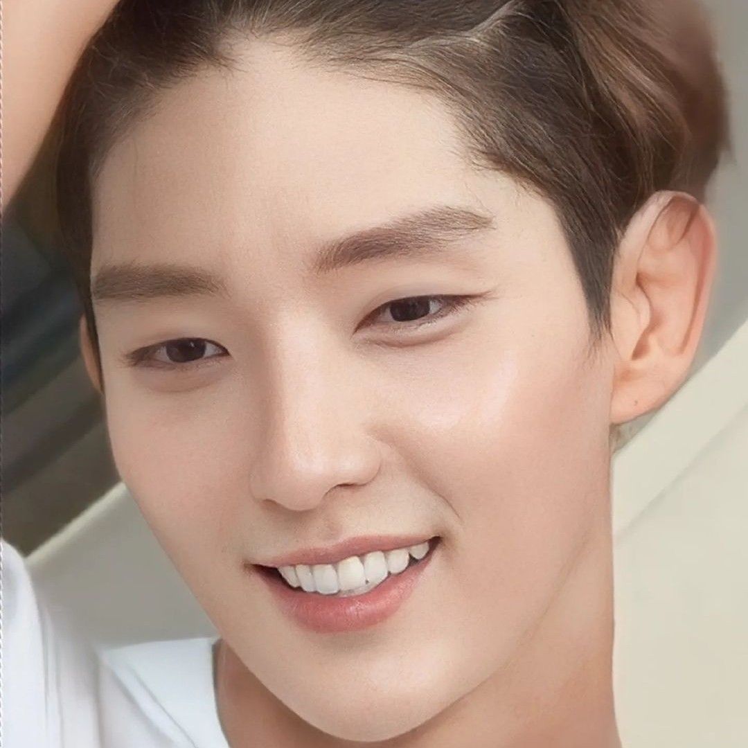 Foto terbaru dari Lee Joongi