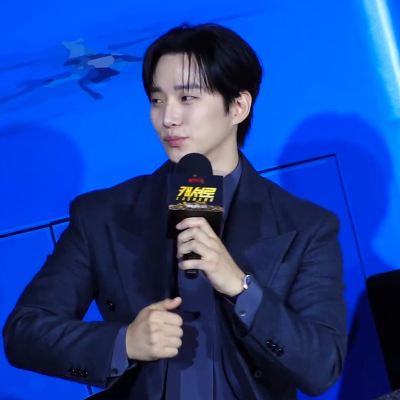 粉丝拍下的李俊昊瞬间