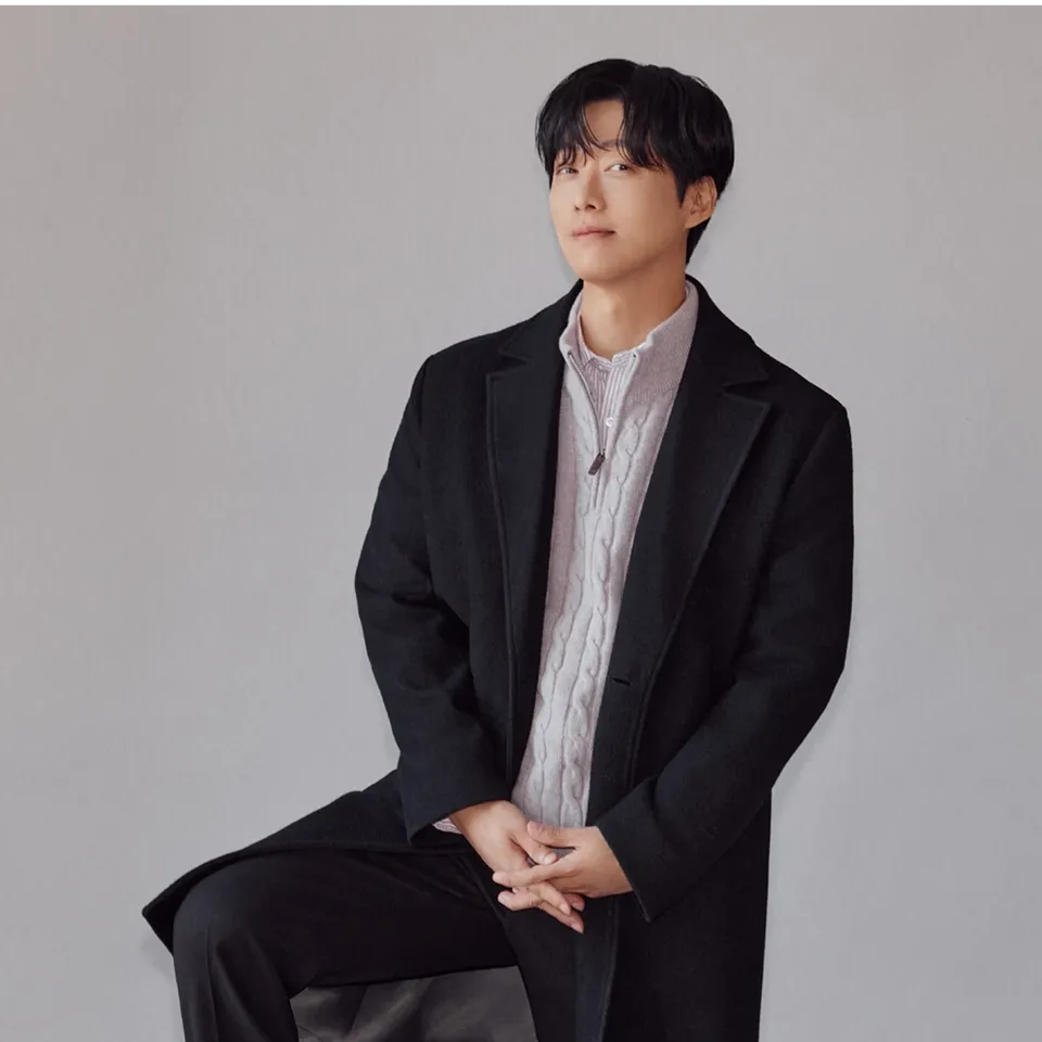 Behind-the-scenes cut of Namkoong Min