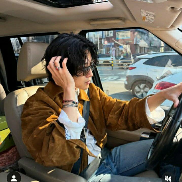 Behind-the-scenes cut of Lee Jongwon