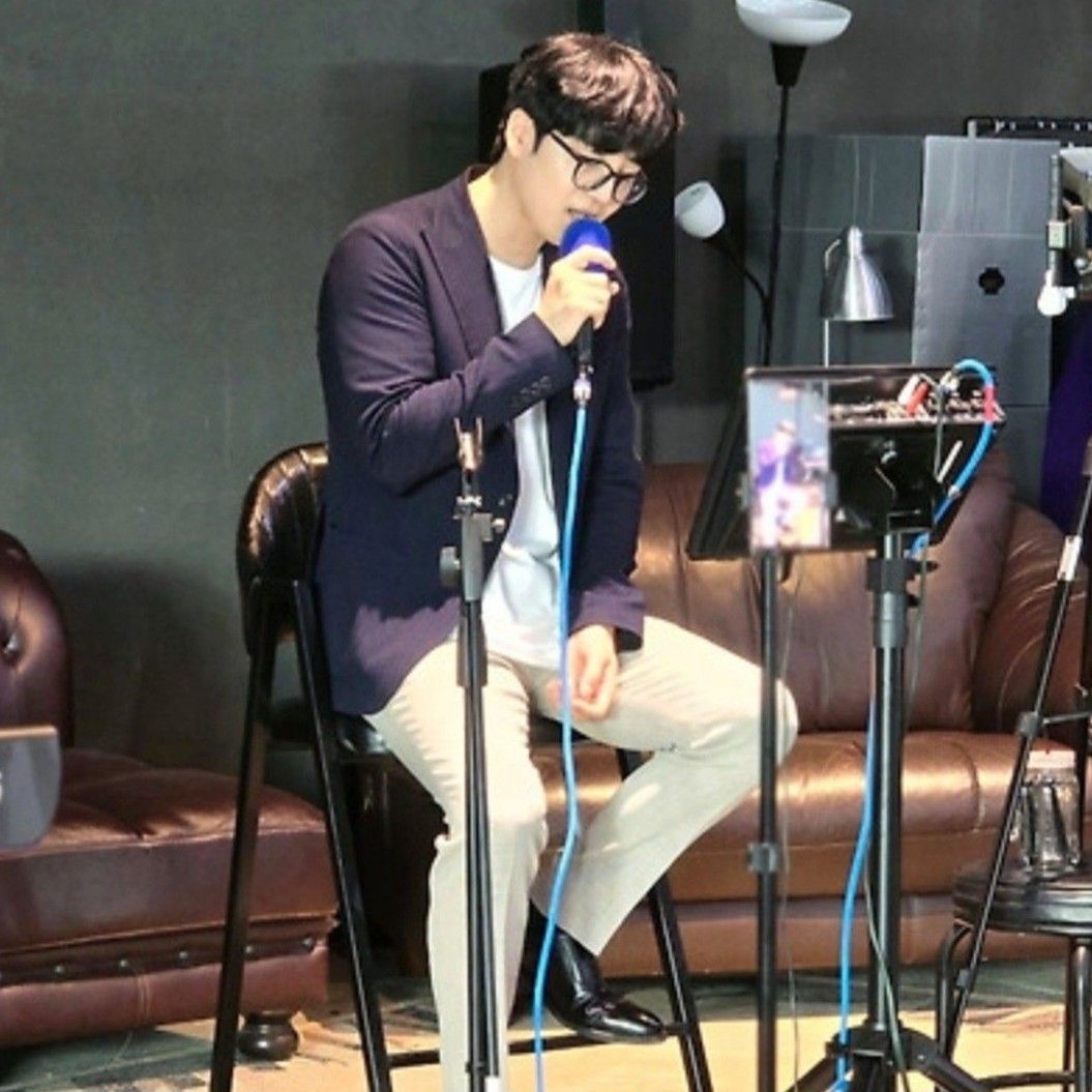 Recent activity shot of Park Jihoo (Mr. Trot 3)