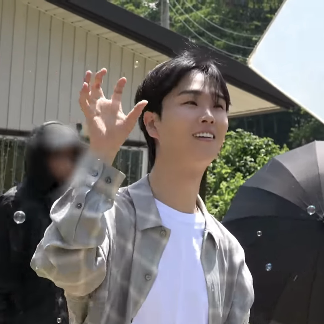 송민준의 최신 사진