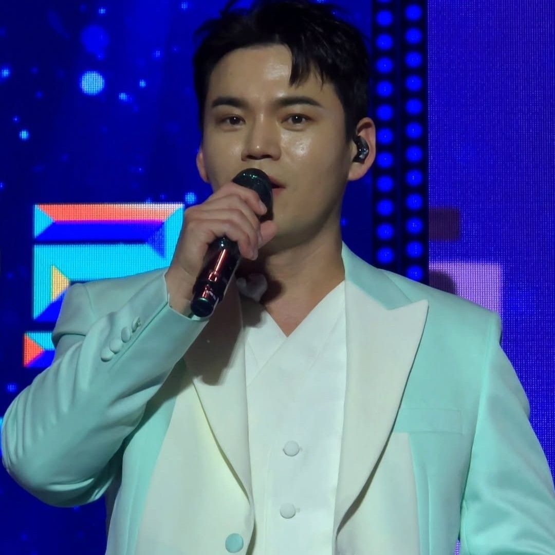 Behind-the-scenes cut of Lee Jung