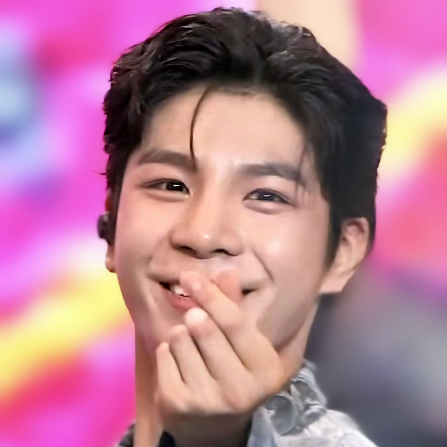 Behind-the-scenes cut of Jeong Dongwon
