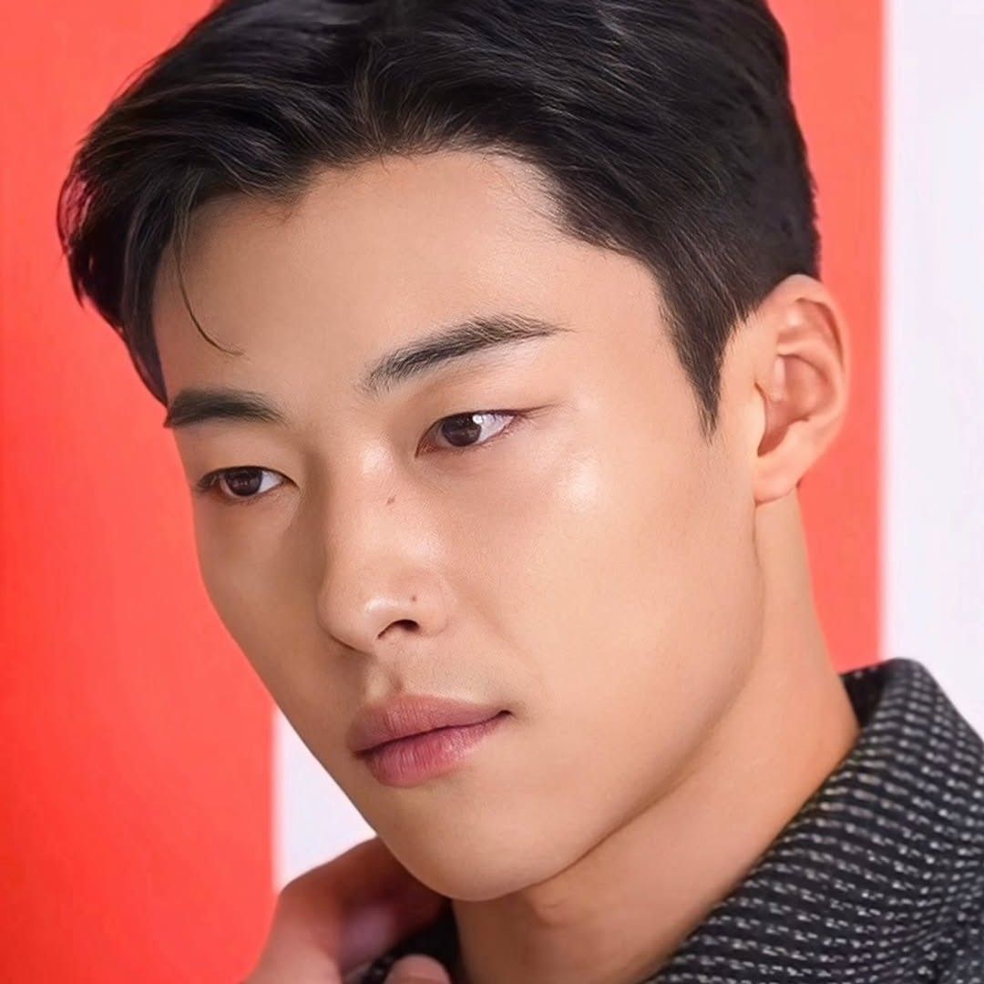 A moment captured by a fan of Woo Dohwan