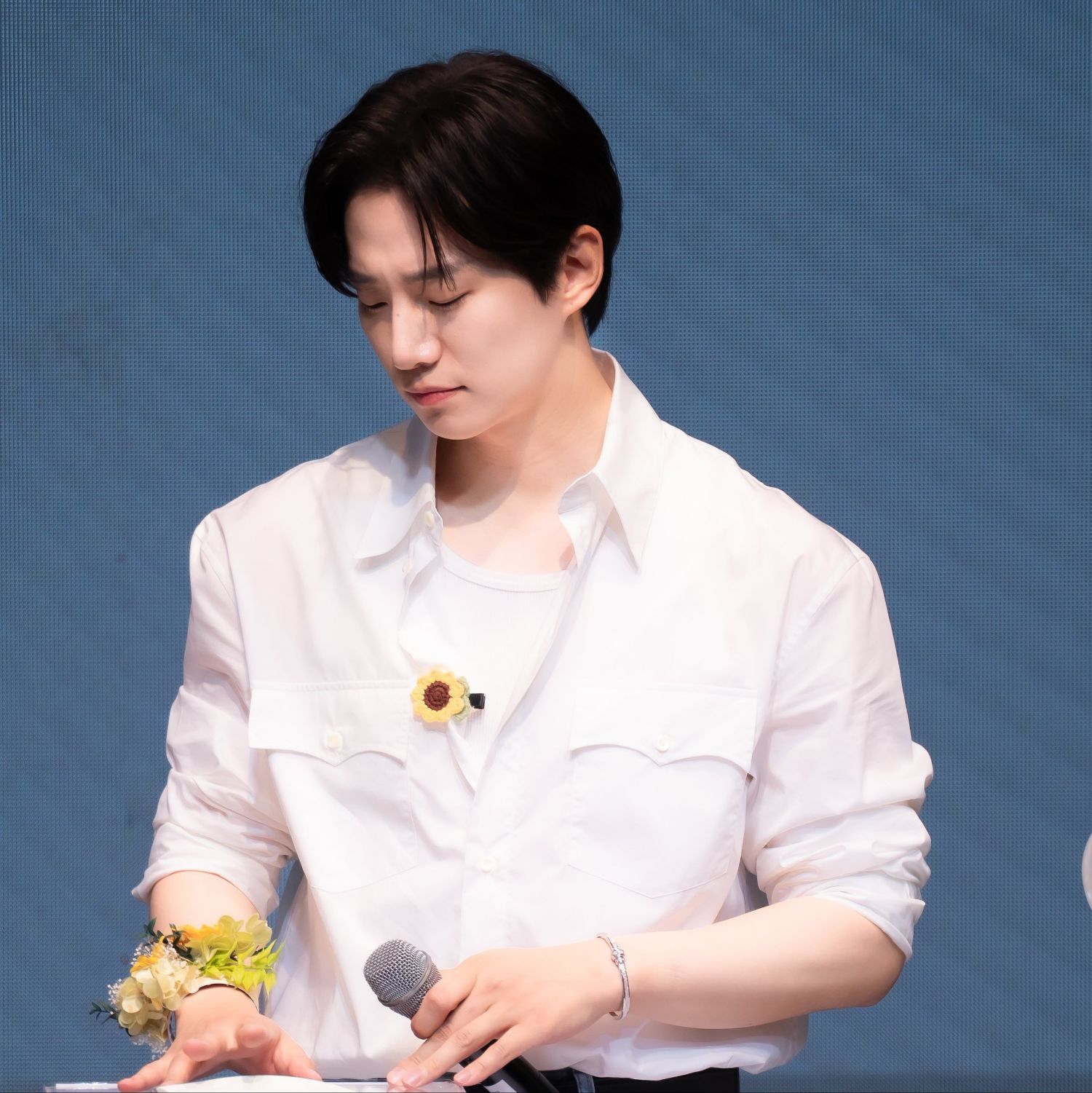 Behind-the-scenes cut of Lee Junho