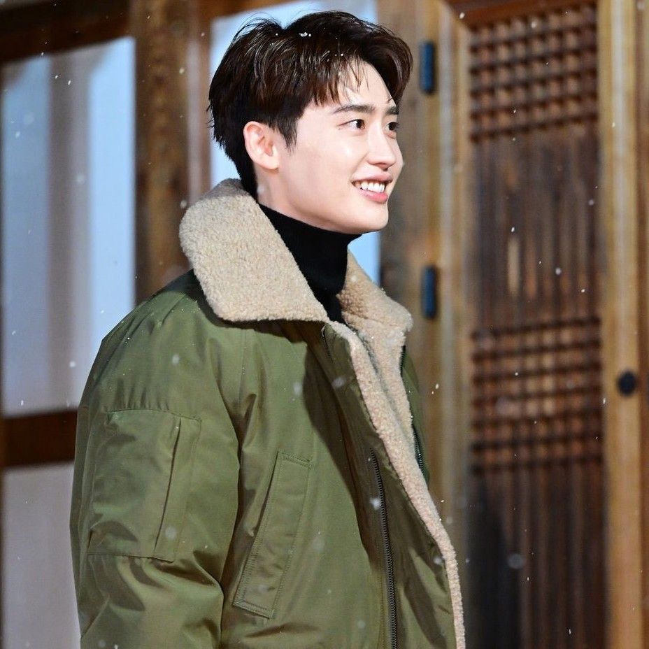 Behind-the-scenes cut of Lee Jongsuk