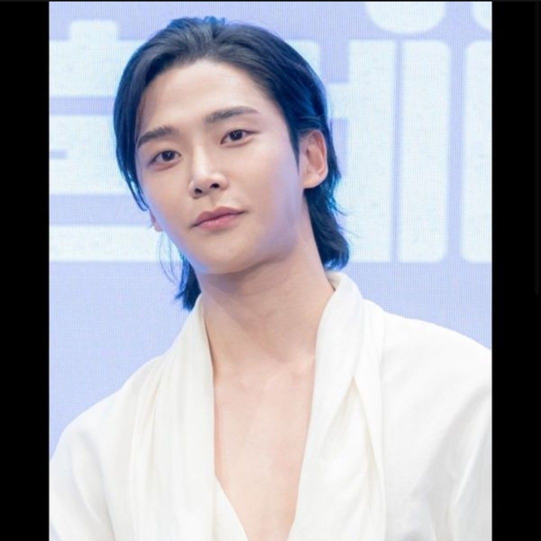 Latest photo of Rowoon