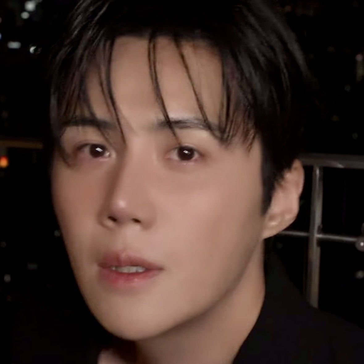 A moment captured by a fan of Kim Seonho