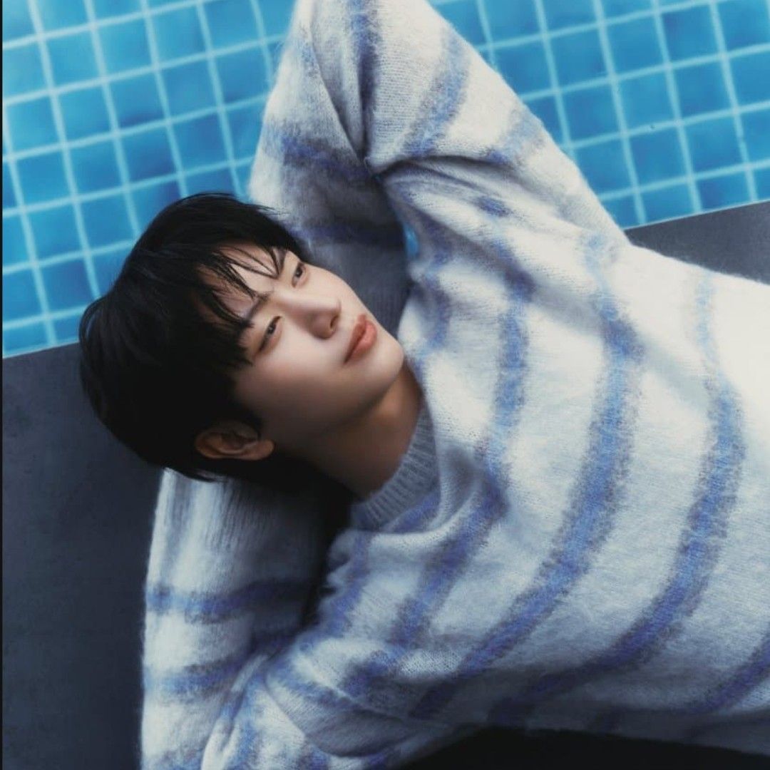 A moment captured by a fan of Yook Sungjae