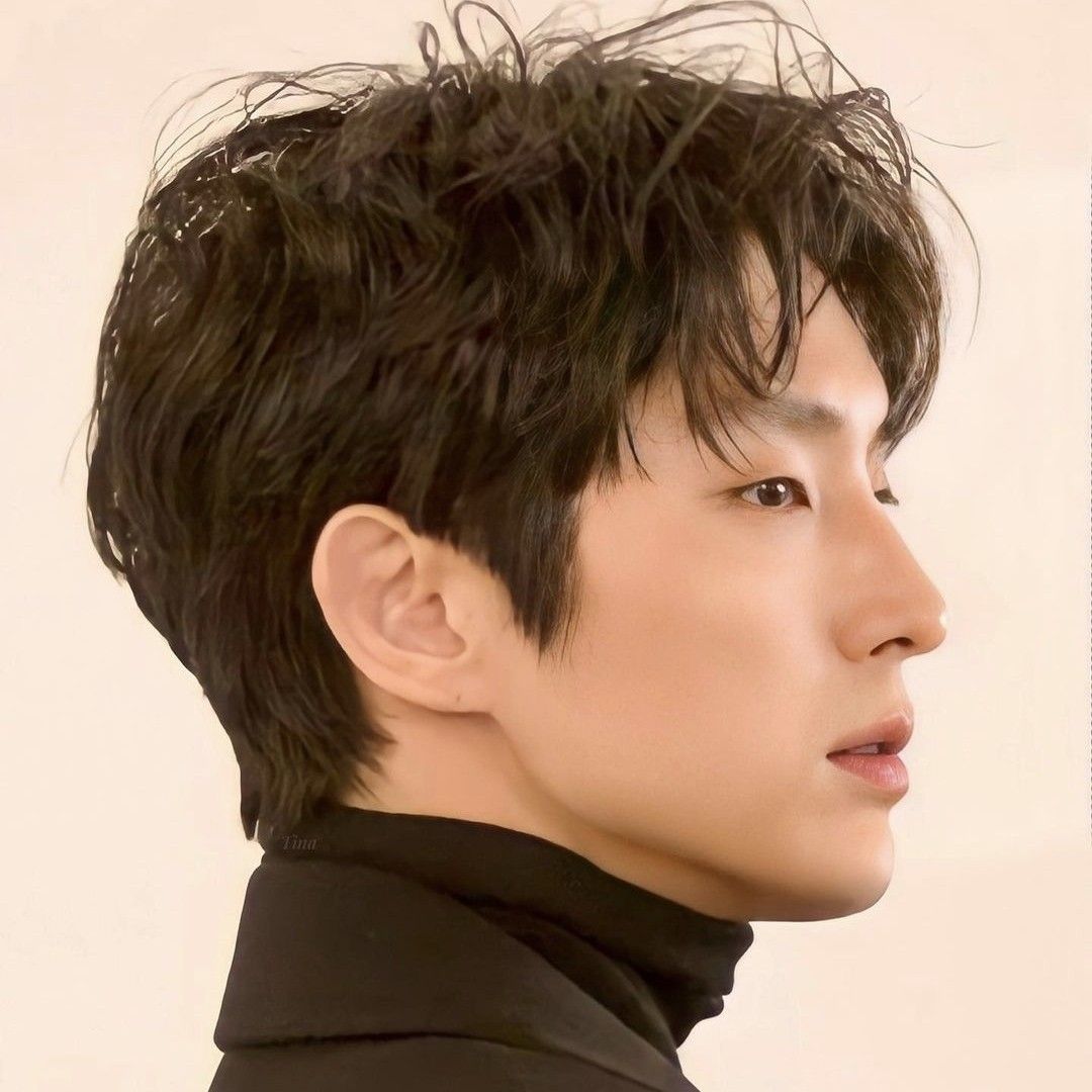 Behind-the-scenes cut of Lee Joongi