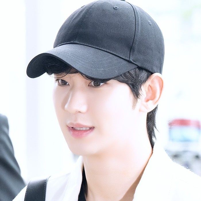 Foto kegiatan terbaru dari Kim Soohyun