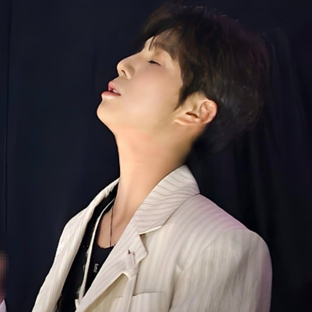 Foto terbaru dari Jeong Dongwon