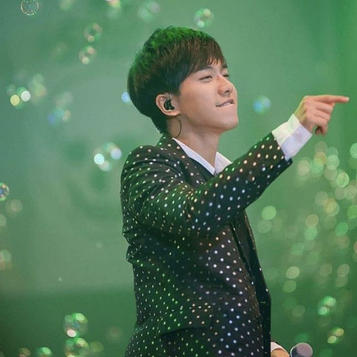 A moment captured by a fan of Lee Seunggi