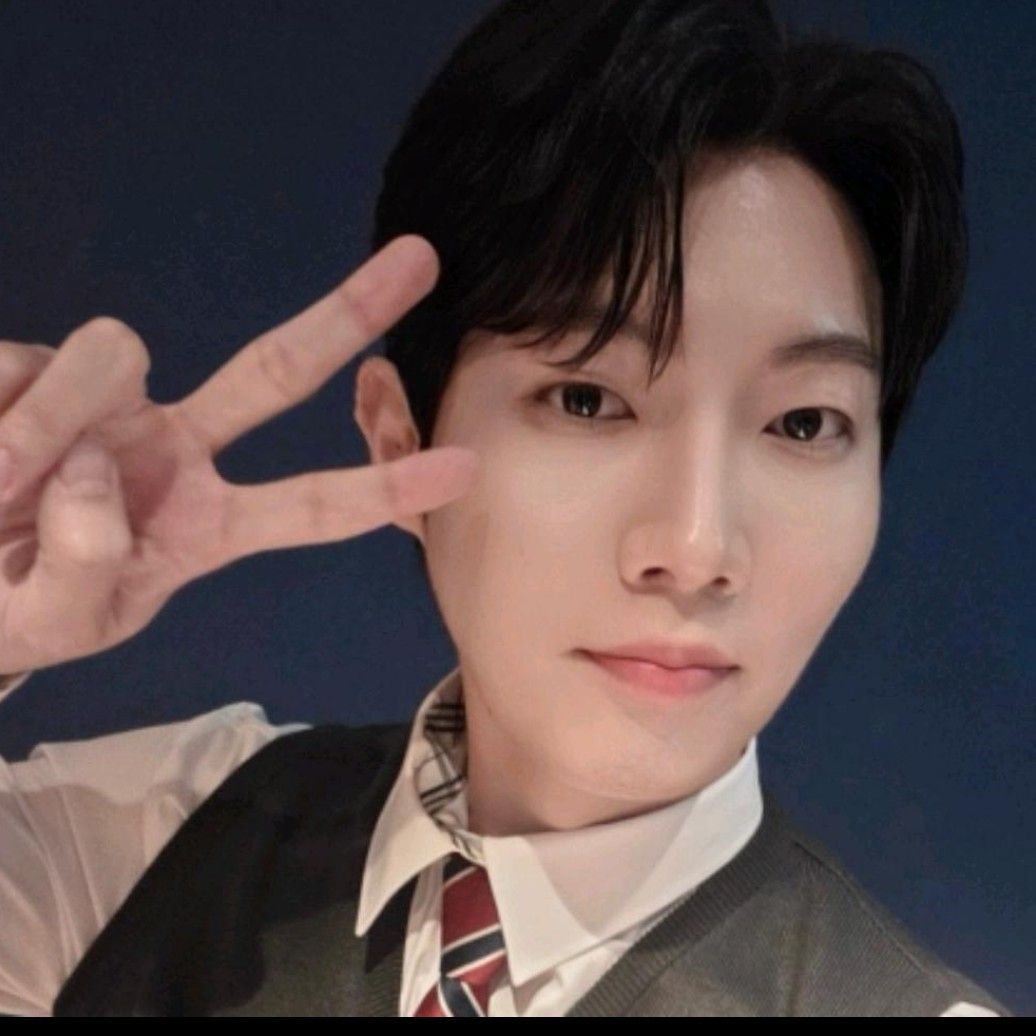 Latest photo of Son Taejin