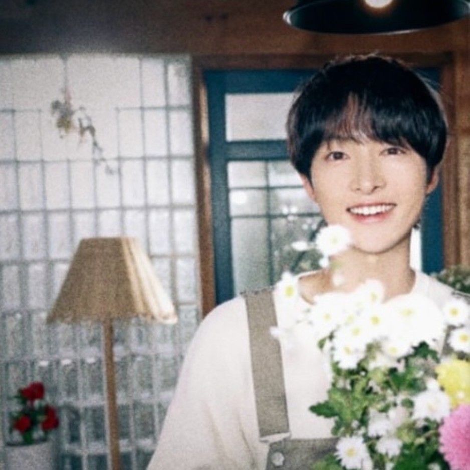 Latest photo of Song Joongki